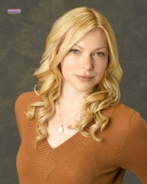 Hot-Pictures-of-Laura-Prepon-31-768x960.jpg