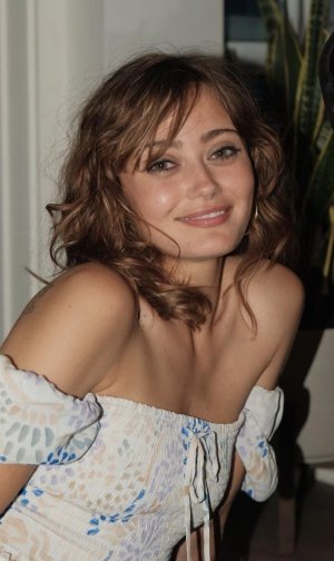 Ella Purnell (20).jpg