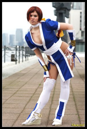 kasumi_cosplay_london_expo_04_by_neolestat_dr50am.jpg