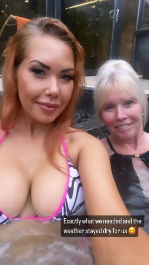 hayley_pearce_tealady's instagram 2024-3-13-21.54.693 story.jpg