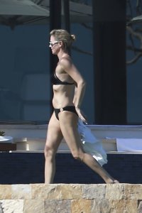Charlize Theron Sexy 1--thefappeningblog.com.jpg