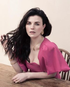 Aisling Bea6.jpg