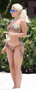 Lady-Gaga-in-Bikini-25.jpg