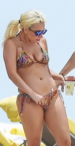 Lady-Gaga-in-Bikini-28.jpg