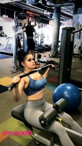 Ariel workout scr 5--thefappeningblog.com.jpg