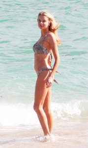 Louisa Warwick 31--thefappeningblog.com.jpg