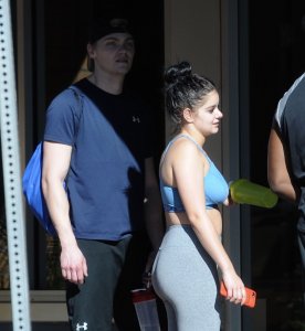 Ariel Winter 24--thefappeningblog.com.jpg
