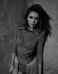 Nina Dobrev Sexy 1--thefappeningblog.com.jpg