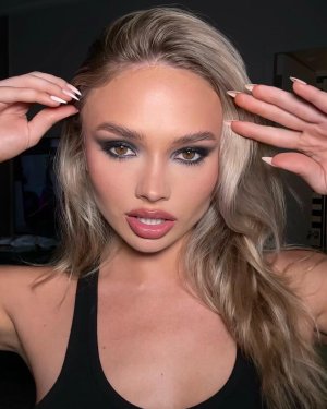 Natalie alyn lind (3).jpg