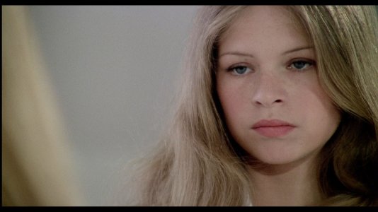 Salon Kitty (1976).mkv_snapshot_01.02.57.165.jpg