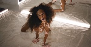 Love Advent 2017 29-thefappeningblog.com.jpg