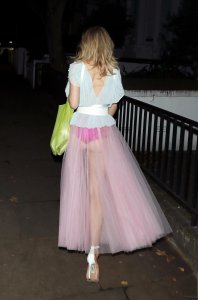 Suki Waterhouse Braless 21-thefappeningblog.com.jpg