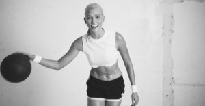 Love Advent 2017 - Day 1 25-thefappeningblog.com.jpg