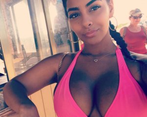 Ayisha Diaz Sexy 19 thefappeningblog.com.jpg