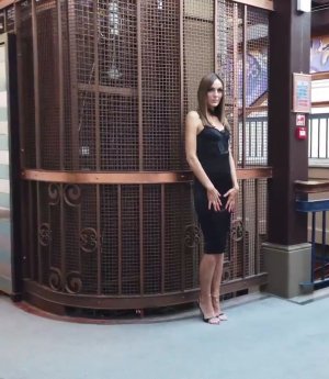 elle (11).mp4_000006598.jpg