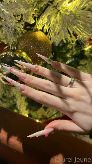 LaurelJeune pic (100).jpg