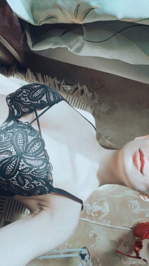 LaurelJeune pic (1660).jpg