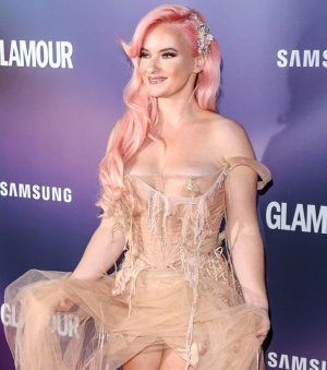 Grace_Chatto_at_Glamour_Women_of_the_Year_Awards_2022_in_London_11_08_2022__5_.jpg