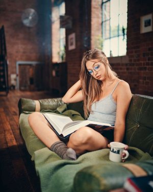 Jess Radomska (3).jpeg