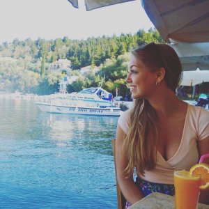 Jess Radomska (4).jpeg