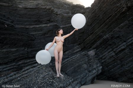 a-flirty-and-playful-susann-sensually-poses-on-the-beach-and-bares-her-gorgeous-tight-body-01 ...jpg