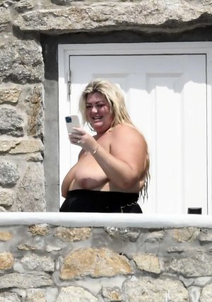 gemma collins - topless aug'22 (1).jpg