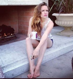 Bethany Joy Lenz Hallmark 001.jpg