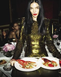 Vogue Italia December 2017 18 thefappeningblog.com.jpg