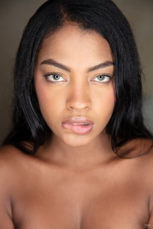 0006-01 thefappeningblog.com.jpg