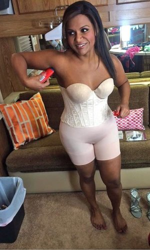 65-hot-pictures-of-mindy-kaling-which-are-sexy-as-hell-best-of-comic-books-18.jpg