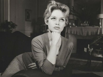 Brigitte Bardot 1950s -pxk6qyQFeV1r2bruto1.jpg