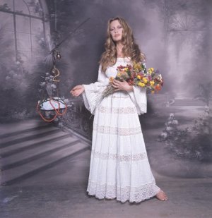 Brigitte Bardot 1973 -d39b94a3bb3e5cb334f1254b2d69a665 C3d18c5c 2048.jpg