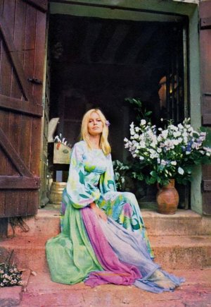 Brigitte Bardot Photographed By Ghislain Dussart -pzf3lu5nzl1vej699o1.jpg