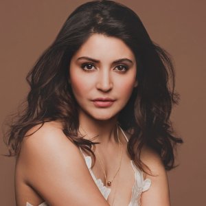 Anushka Sharma (16).jpg