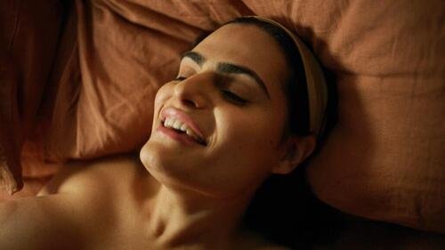 Nava Mau - Baby Reindeer - S01E05 - 2_2-500.jpg