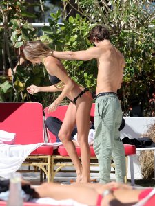 Alina Baikova Sexy Topless 20 thefappeningblog.com.jpg