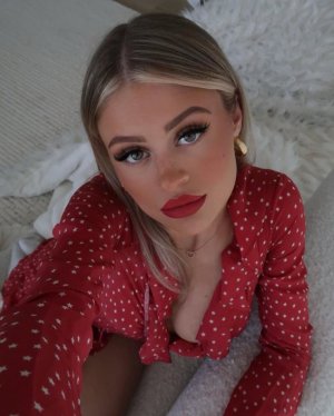 740full-natalie-ganzhorn (3).jpg