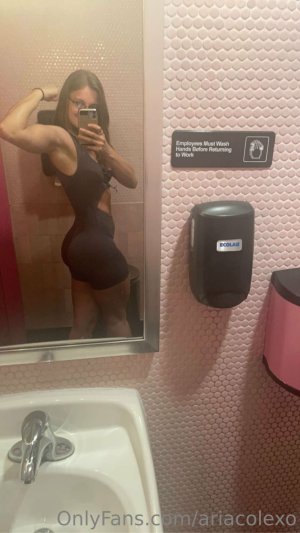 ariacolexo pic (457).jpeg