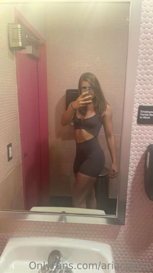 ariacolexo pic (459).jpeg