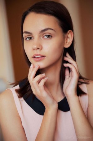 0291-06 thefappeningblog.com.jpg