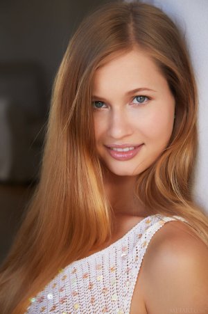 0008-01 thefappeningblog.com.jpg