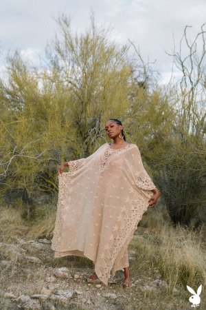 0001-01 thefappeningblog.com.jpg