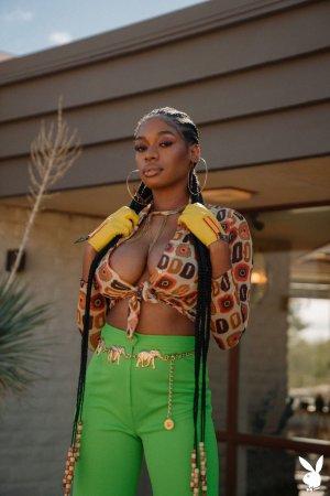 0001-02 thefappeningblog.com.jpg