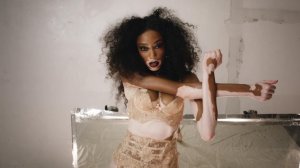 Winnie Harlow 15 thefappeningblog.com.JPG
