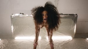 Winnie Harlow 14 thefappeningblog.com.JPG