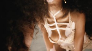 Winnie Harlow 17 thefappeningblog.com.JPG