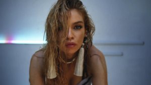 Stella Maxwell Sexy 27 thefappeningblog.com.JPG