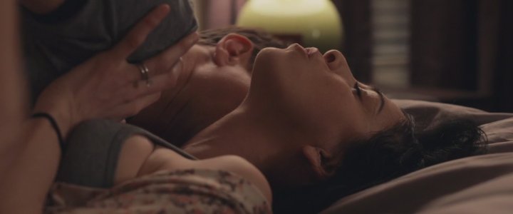 Sarah Silverman - I Smile Back 2015 720p_mkv_snapshot_01_55_[2015_11_06_13_26_01].jpg