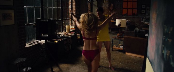 Elizabeth Banks - Walk Of Shame (2014)2.jpg