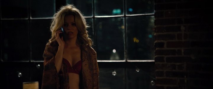 Elizabeth Banks - Walk Of Shame (2014)5.jpg